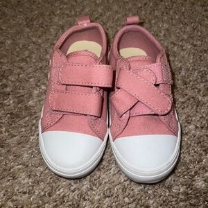 Old Navy Velcro Toddler Girls Shoes size 6